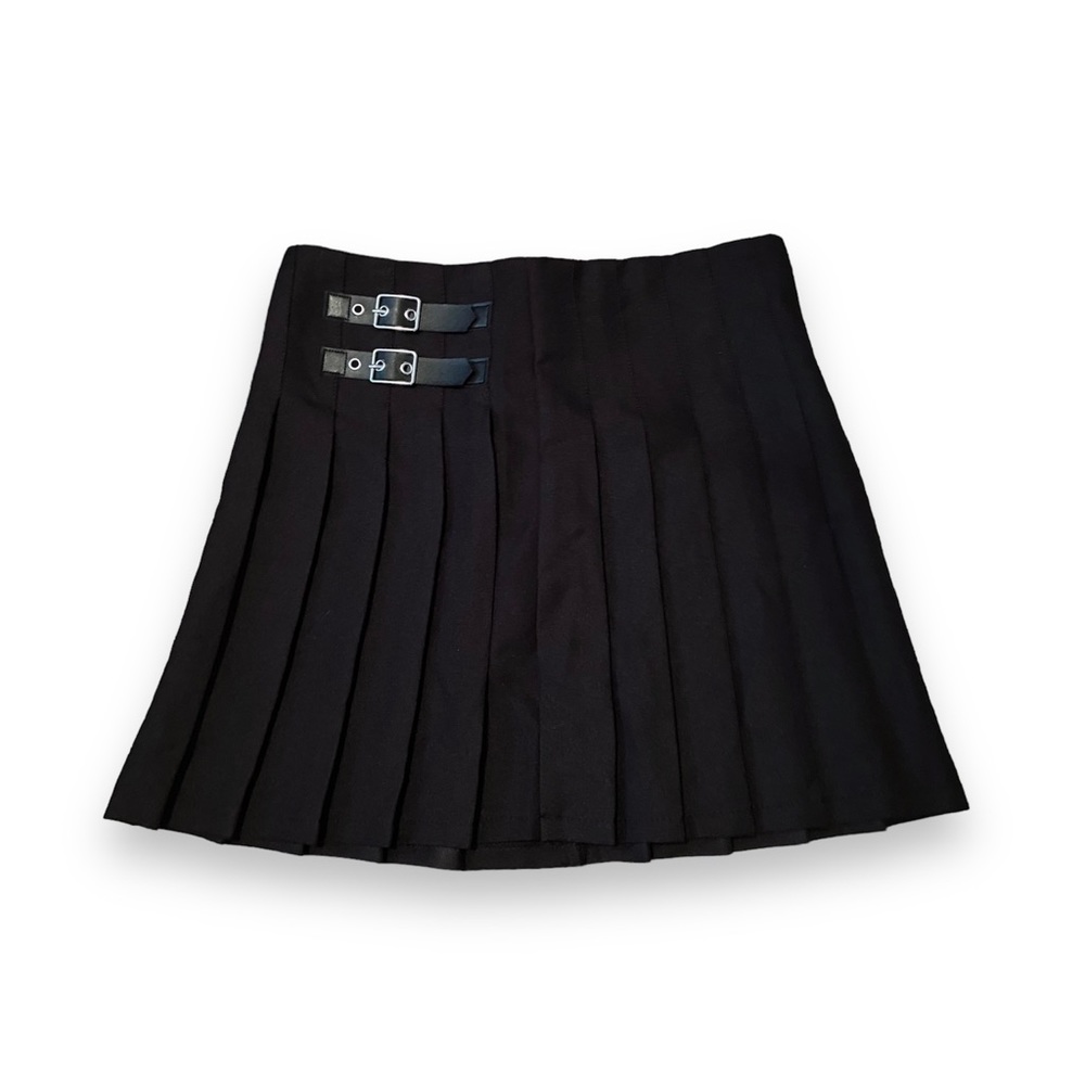 No Boundaries Pleated Buckle Skirt